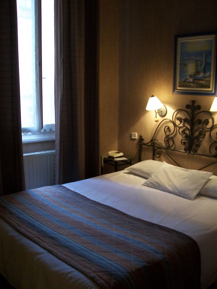 Au Patio Morand Hotel Lyon Ngoại thất bức ảnh