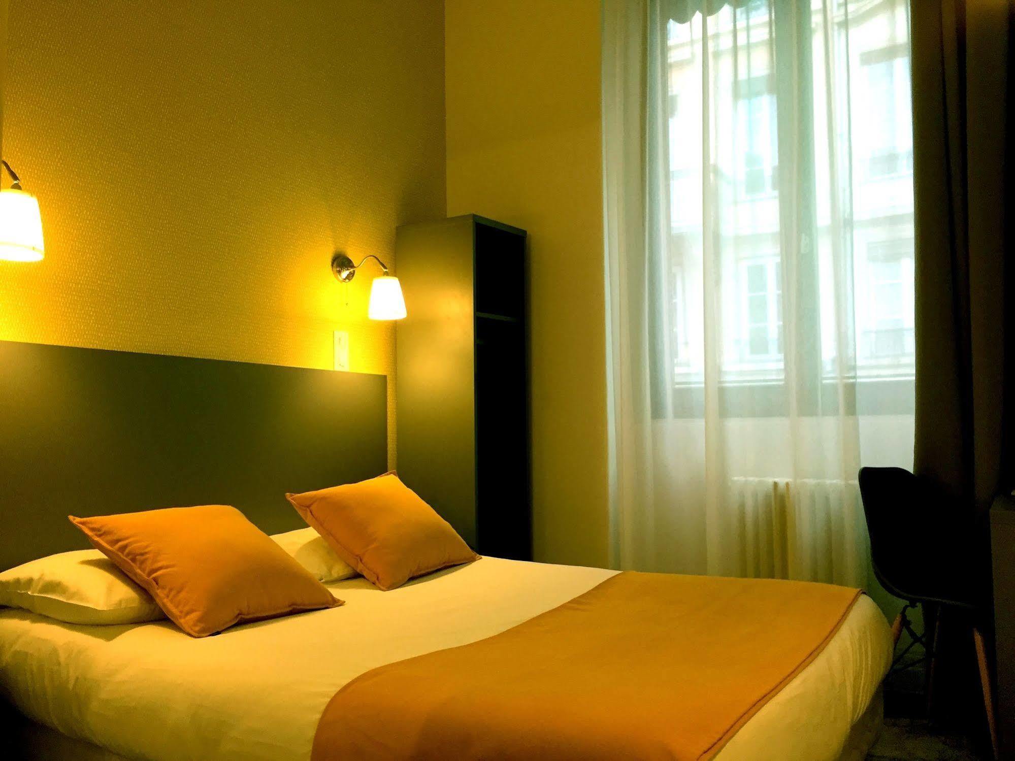 Au Patio Morand Hotel Lyon Ngoại thất bức ảnh